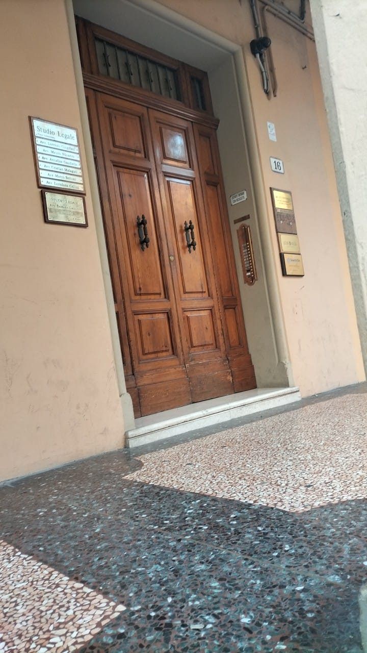 Ingresso della sede di Bologna, Via Montegrappa 16